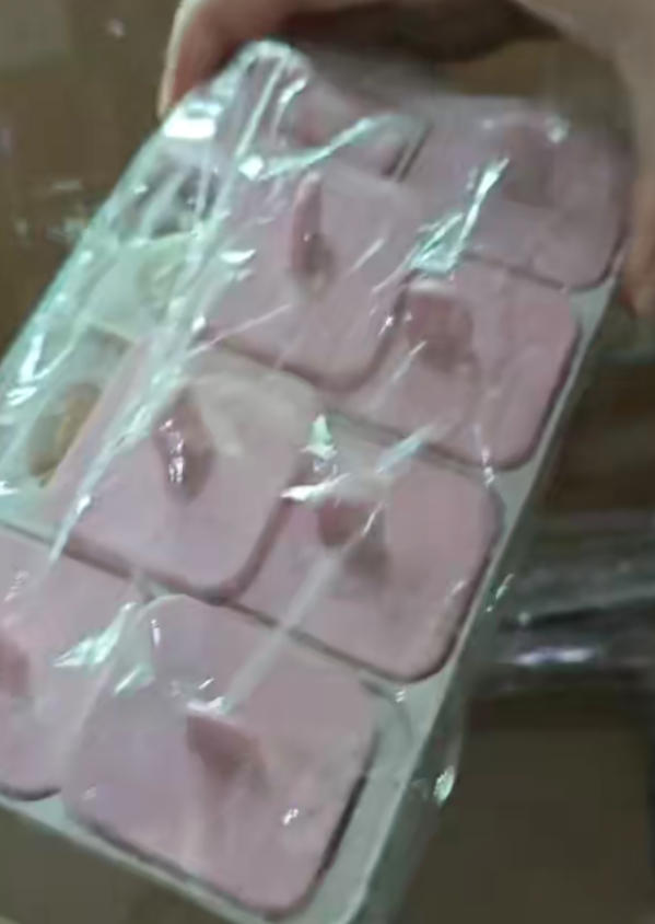 Silicone Ice Cube Tray with Lids